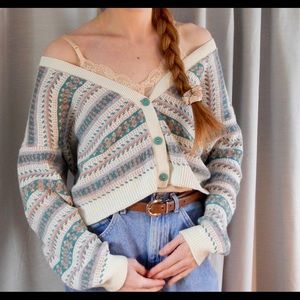 Perfect spring pastel sweater.